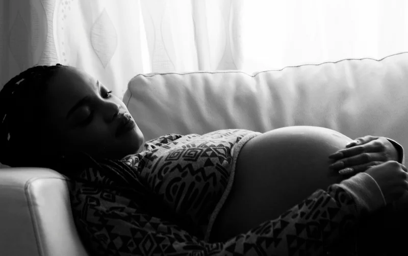 Sixth month of pregnancy illustration
